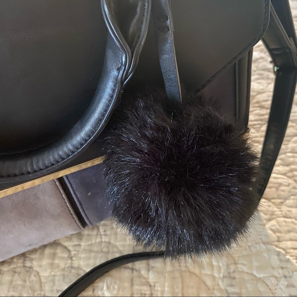 Gorgeous Handbag With Shoulder Strap - image 3